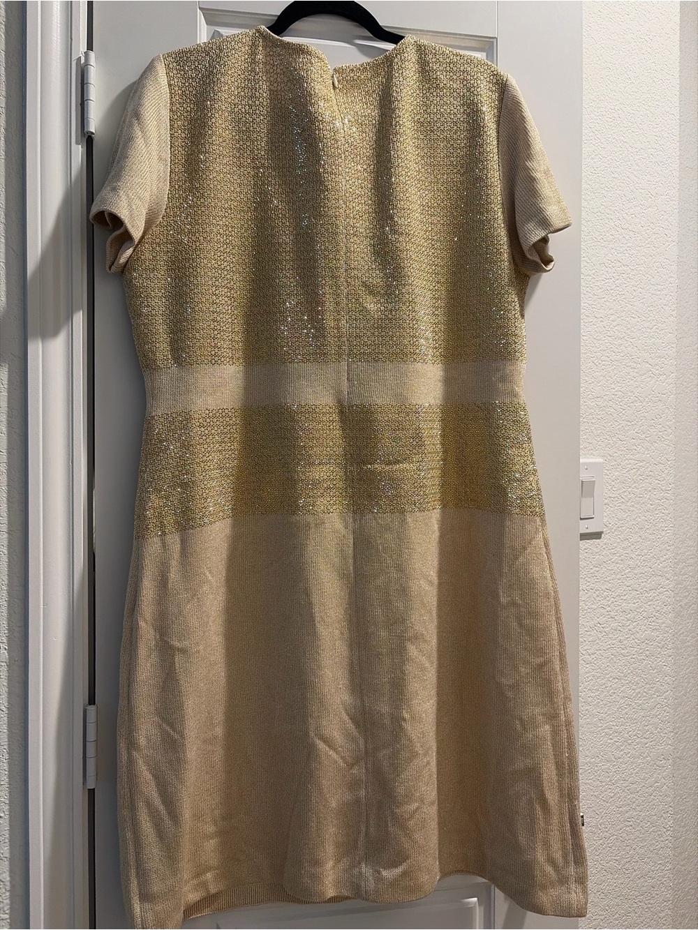 St. John Cream and Gold Tweed-Panel Short-Sleeve Midi Dress - Picture 2 of 4